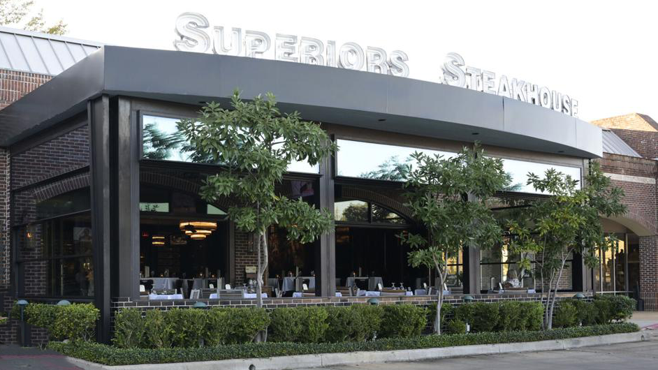 Featured image for “Outdoor Dining with Panora Retractable Glass Wall System”